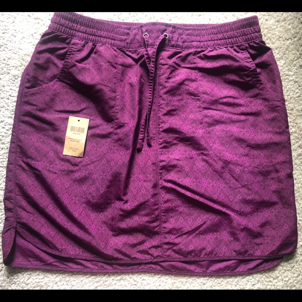 Duluth Trading Co Go-Go Skort size medium NWT